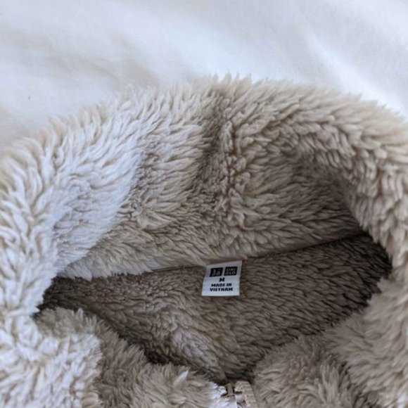 Uniqlo Fluffy Yarn Fleece - Picture 3 of 5